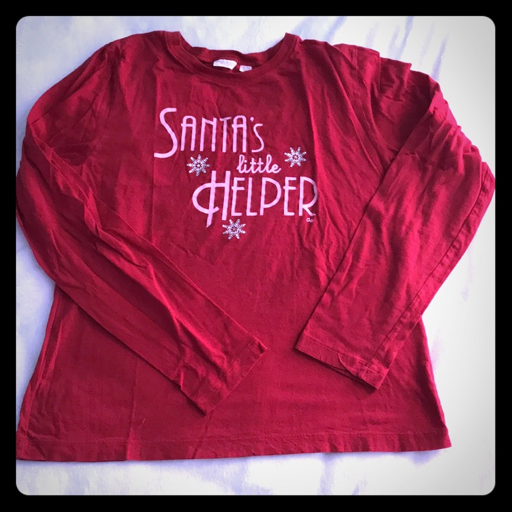 Red, long-sleeved T-shirt, perfect 4 the holidays!